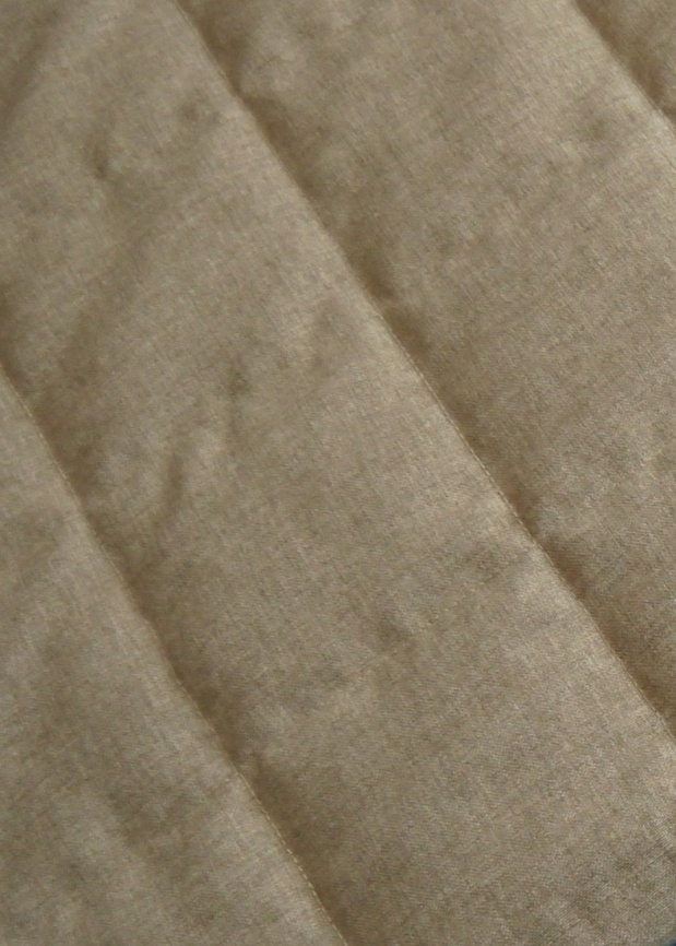 Покрывало на кровать двуспальное стеганое 220х240 см. Коллекция "Меланж". Цвет песочный (песочно-горчичный меланж) фото 3